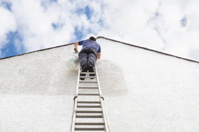 Peinture extérieure à Bains — façades et ravalement